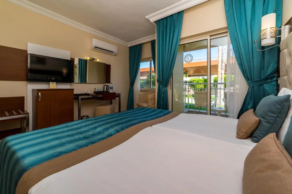 Kamelya Collection Aishen K Club - Fotoja 3