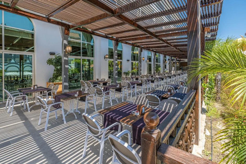 Well Palace Side - Fotoja 6