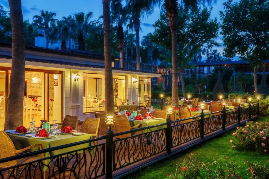 Dobedan World Palace Hotel - Fotoja 4