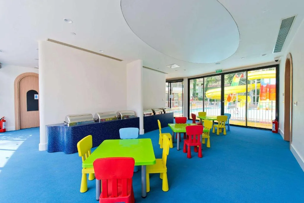 Seven Seas Hotel Life