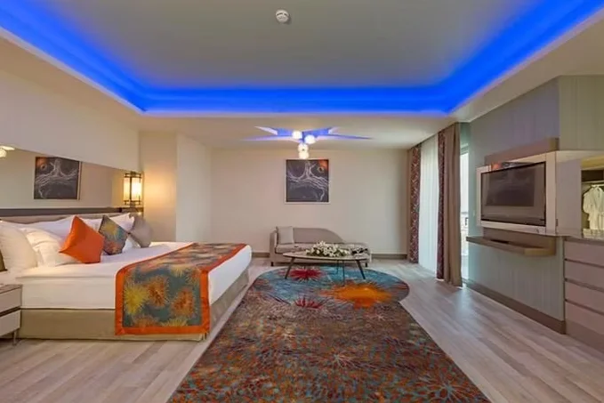 Royal Seginus - Fotoja 2